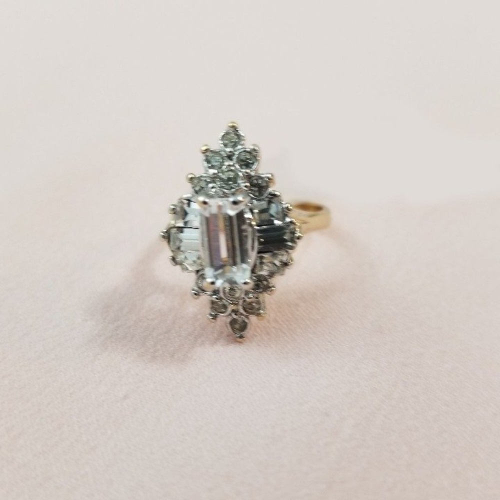 Women Gold One-Of-A-Kind Vintage Cluster Ring